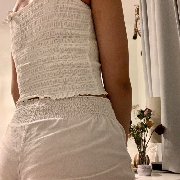 ⭐️BRANDY MELVILLE WHITE TOP - Picture 3 of 4